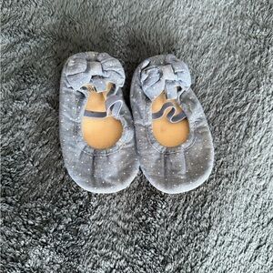 Baby Gap bow baby slippers blue and white polka dots 18-24 months